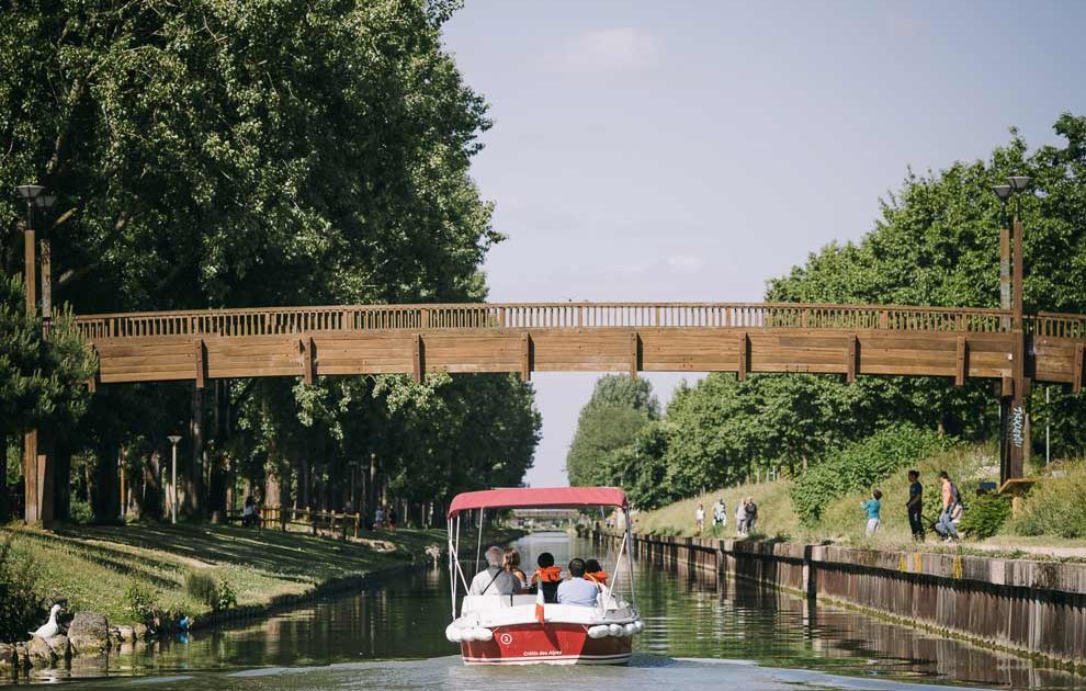 A trip on the Marne River with an electric, licence-free boat