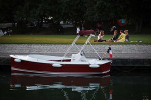 picnic in the parc de la Villette on the canal de l'Ourcq