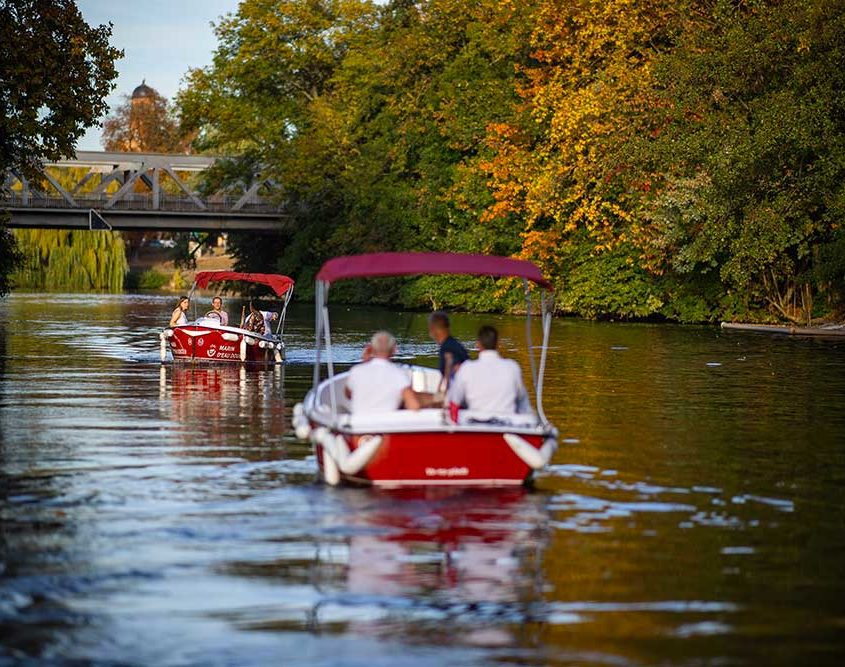 Ride with your friends near Strasbourg on our boats